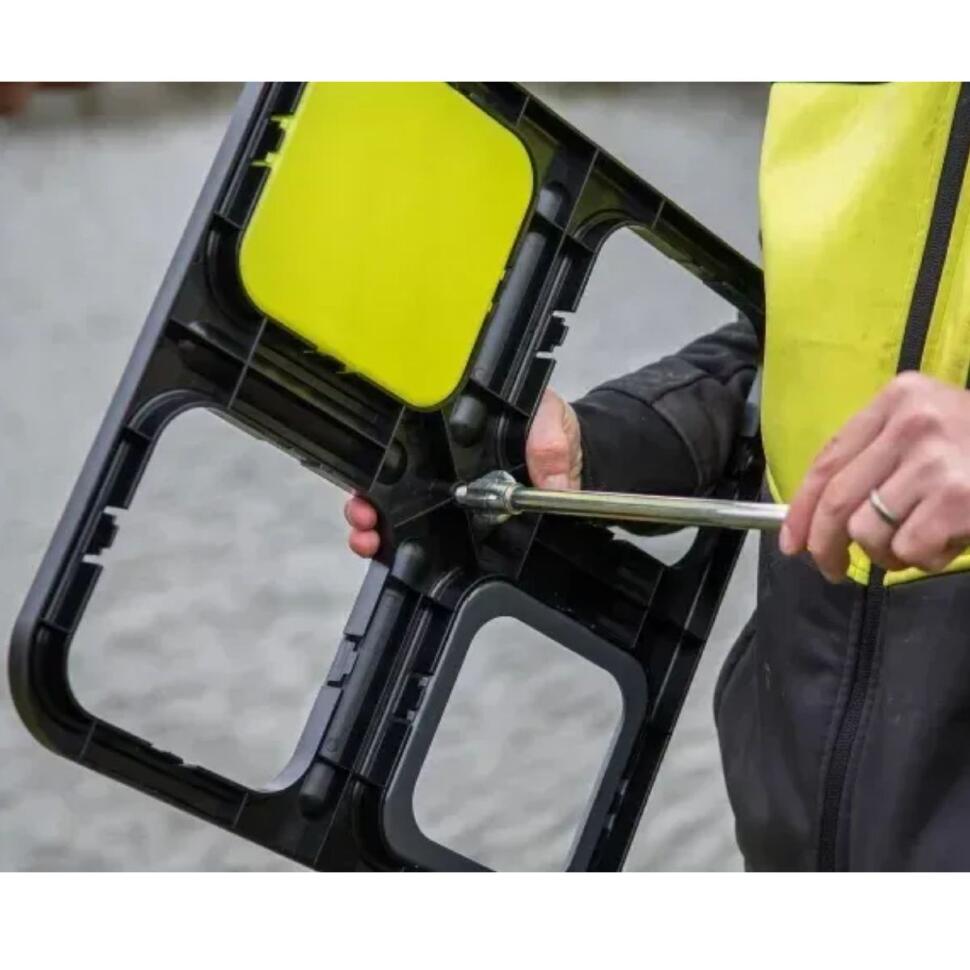 Подставка под контейнеры с насадками Matrix Bait Waiter