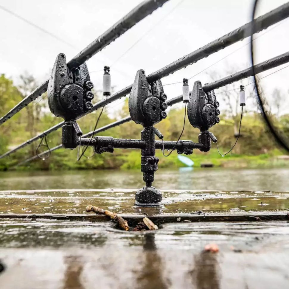 Держатель стойки для помоста Avid Carp Lok Down Adjustable Stage Stand