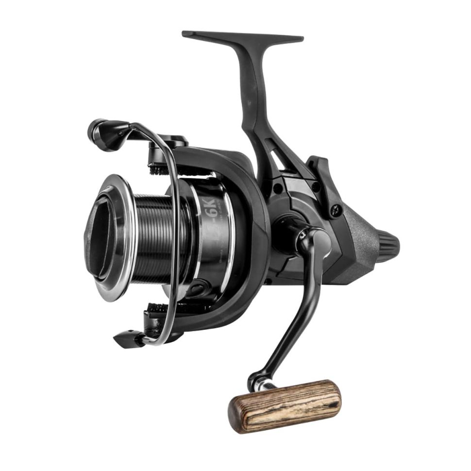 Катушка бэйтраннером Okuma LS