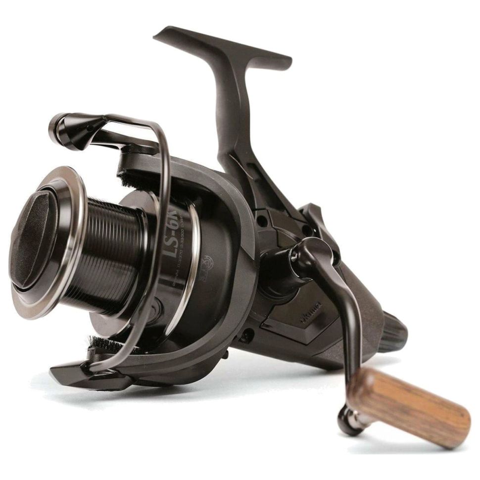 Катушка бэйтраннером Okuma LS